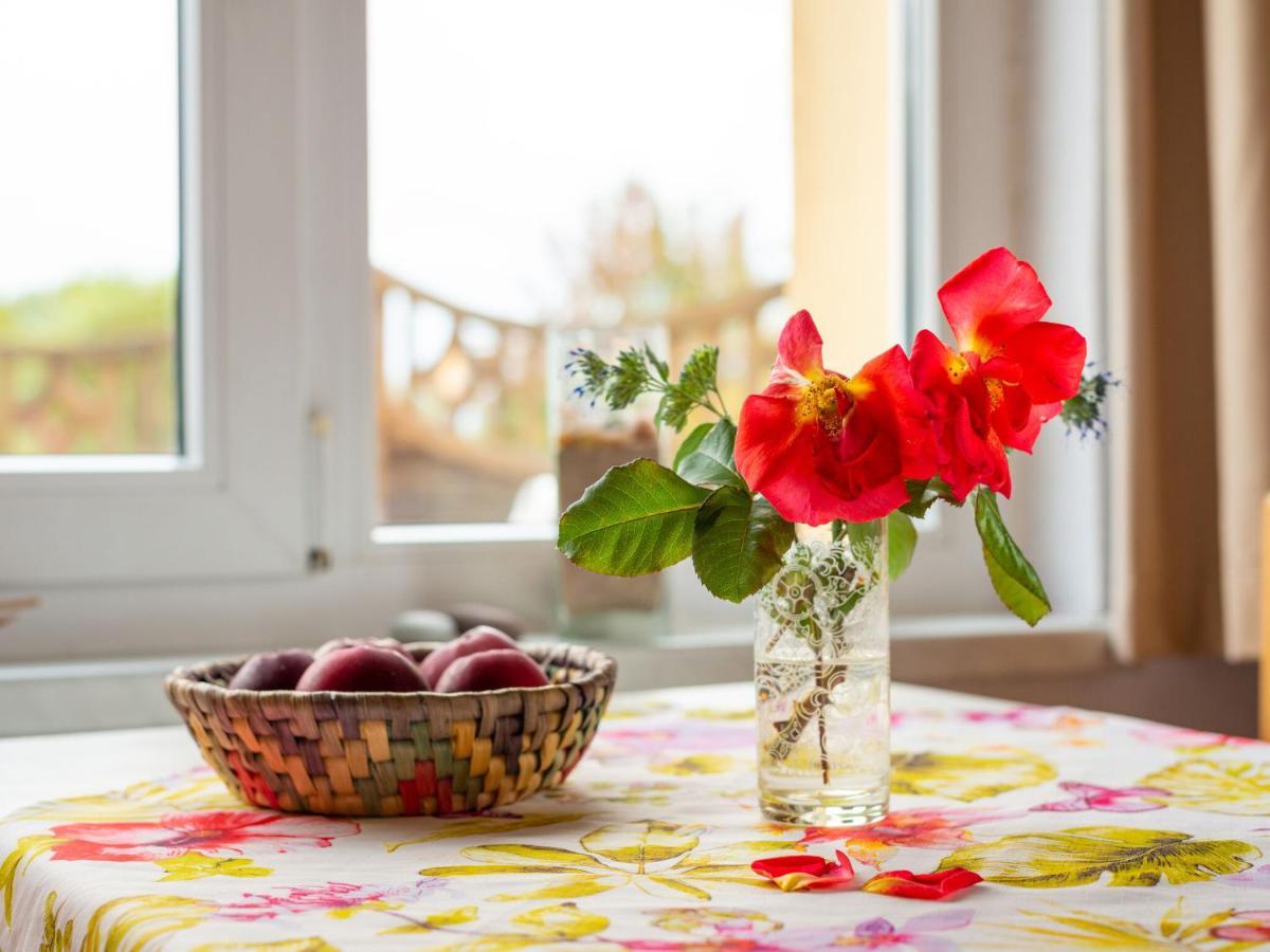Idyllic Bungalow In Pepelow With Garden Bagian luar foto