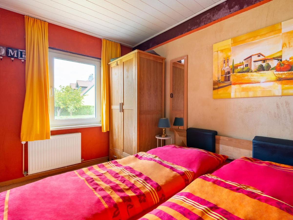 Idyllic Bungalow In Pepelow With Garden Bagian luar foto