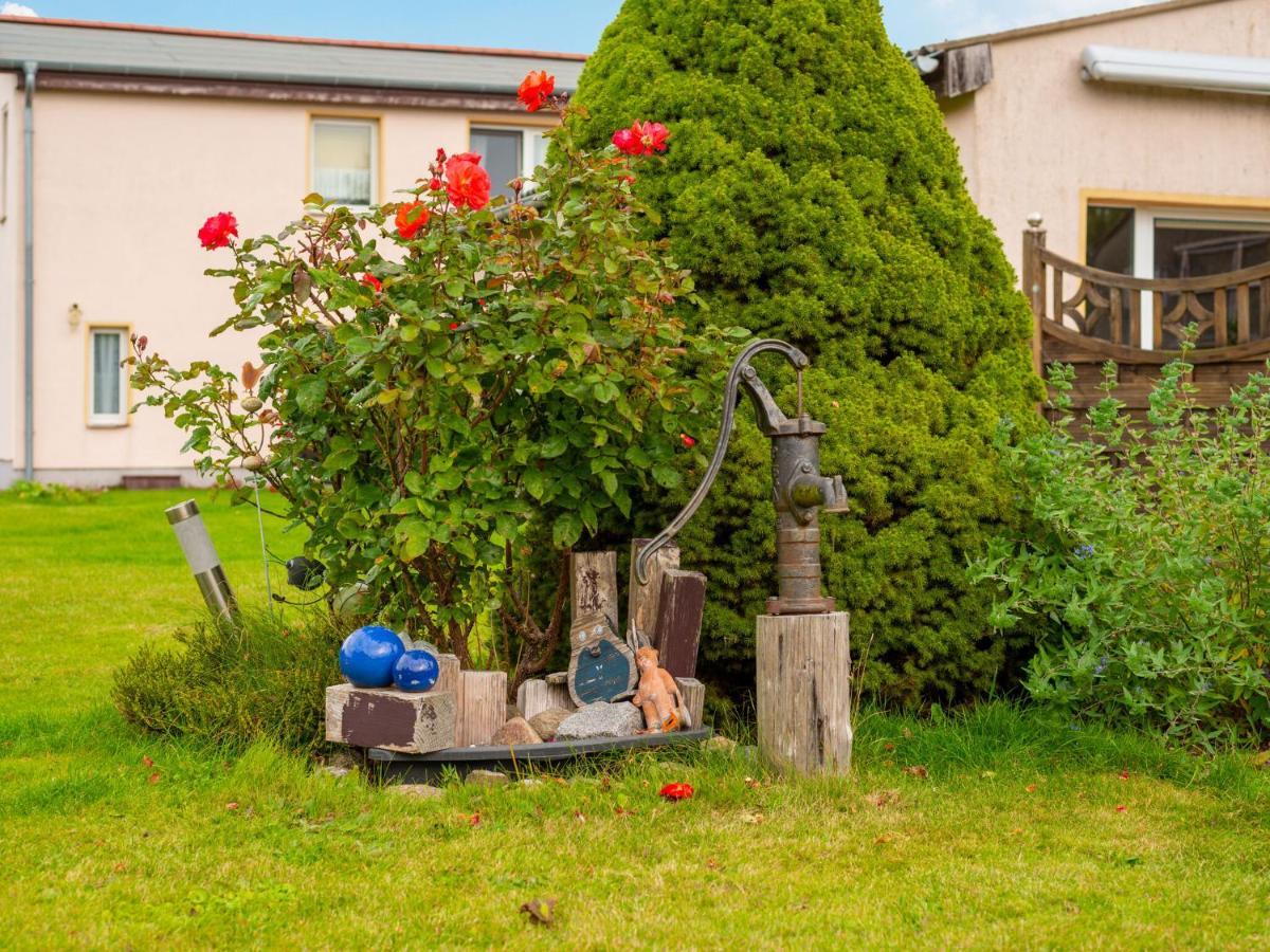 Idyllic Bungalow In Pepelow With Garden Bagian luar foto