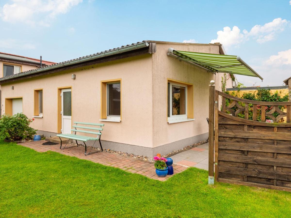 Idyllic Bungalow In Pepelow With Garden Bagian luar foto