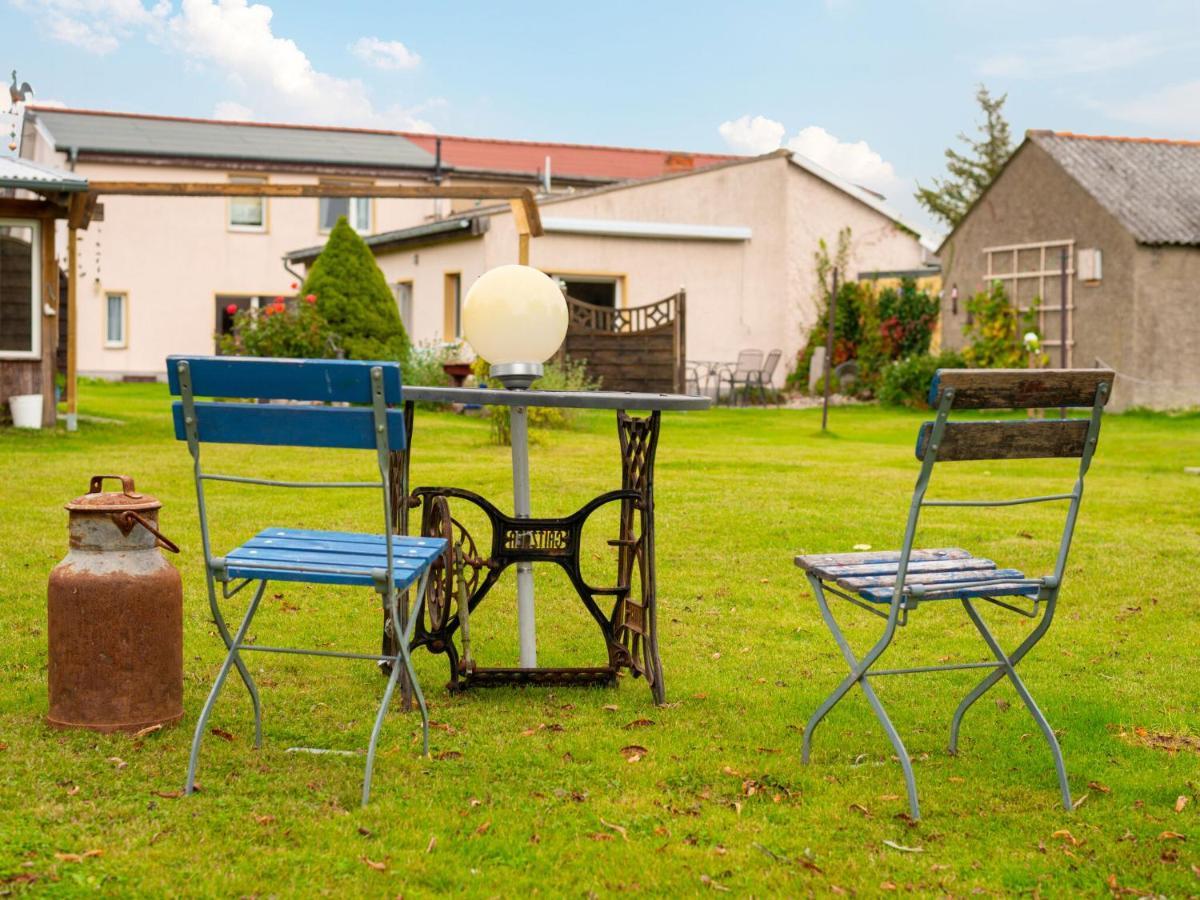Idyllic Bungalow In Pepelow With Garden Bagian luar foto